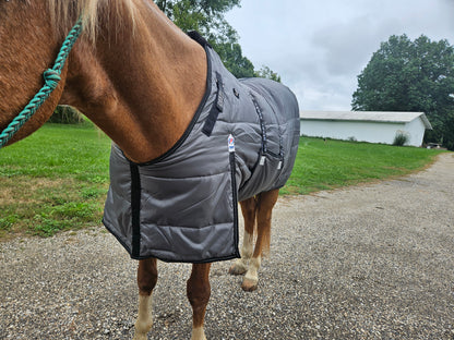 Derby Originals Wind Storm Closed Front 420D Medium Weight Winter Horse Stable Blanket 200g