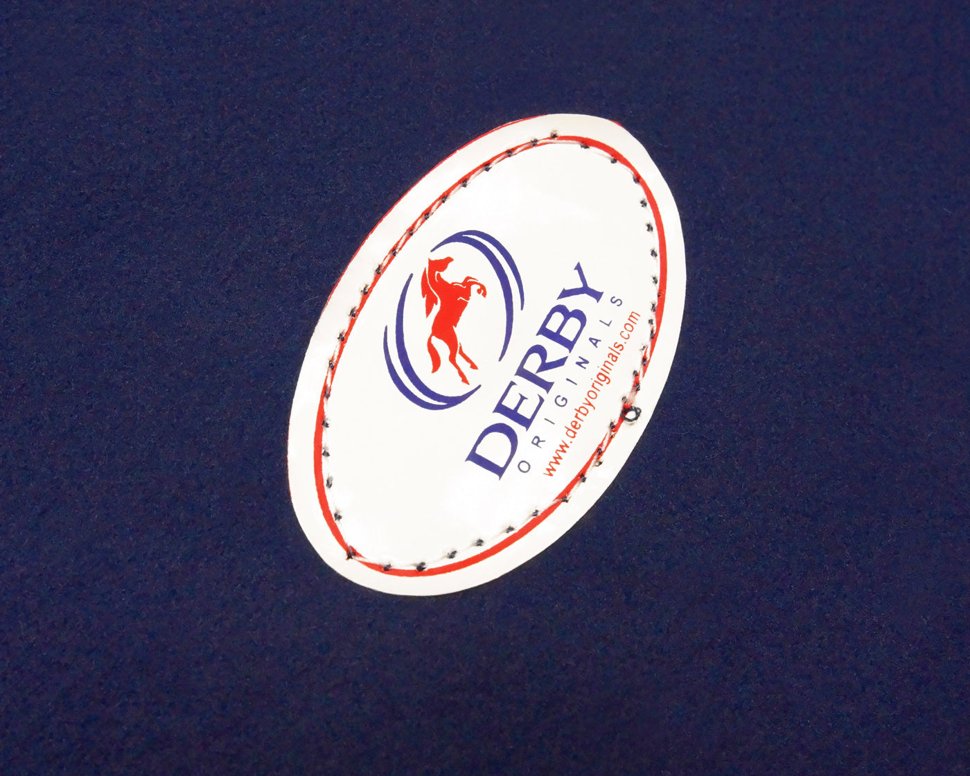 Derby Originals Classic Horse Polar Fleece Keyhole Quarter Sheet Exercise Rug logo 