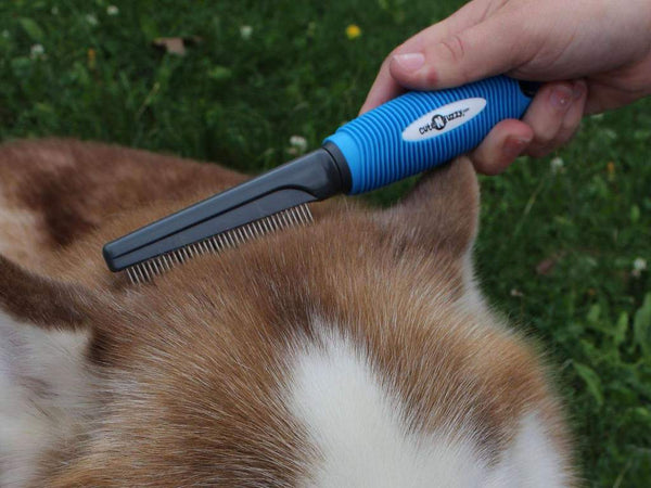 Ultimate Pet Shedding Comb by cuteNfuzzy®